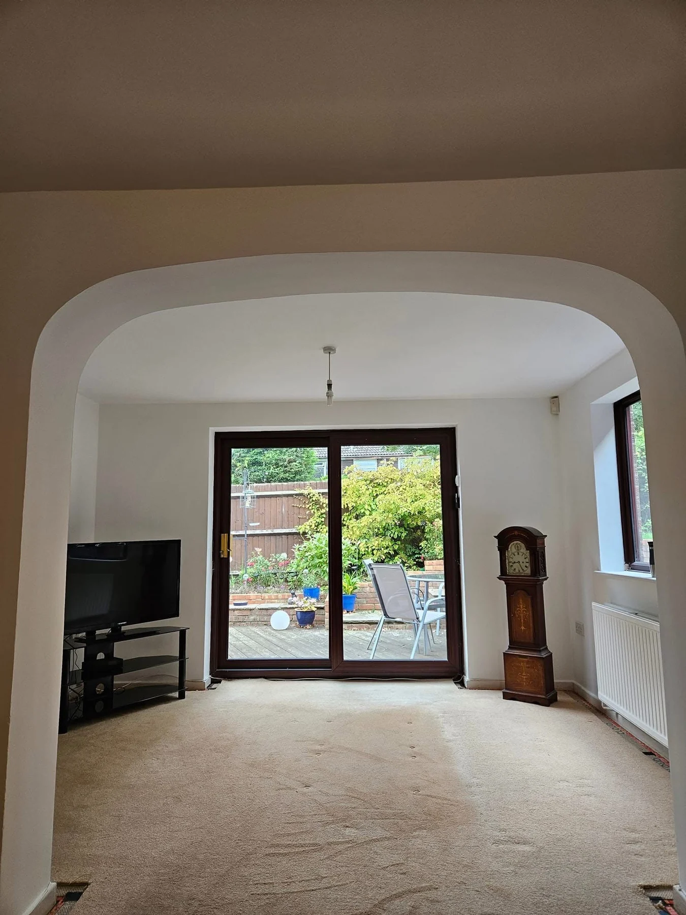 Bright finished living room plastered by RMR Plastering Ltd
