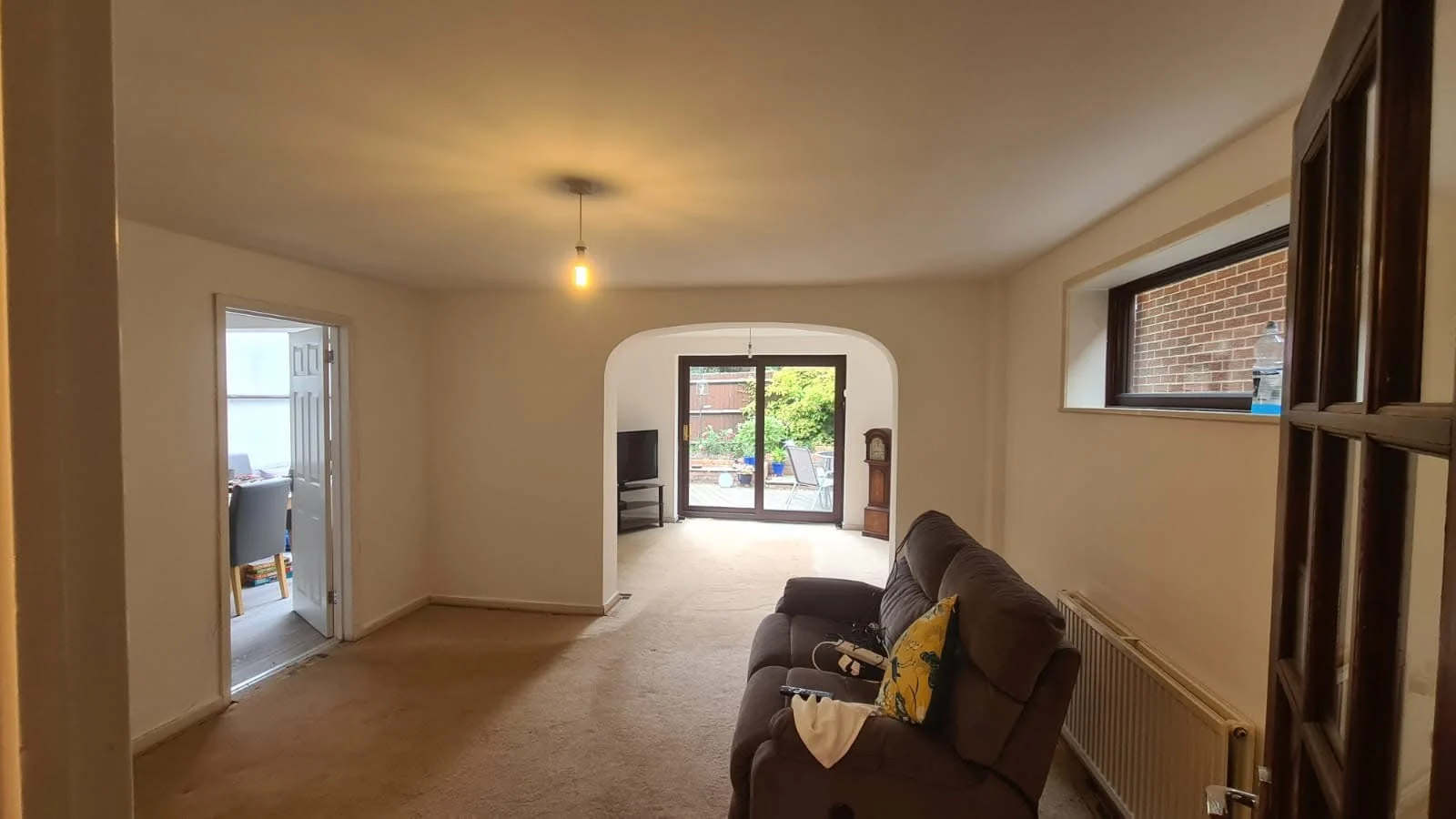 Smooth plastered room opening and walls